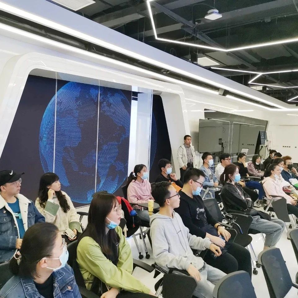 关注丨金融大数据进校园活动走进华为云（莲湖）联合发展中心